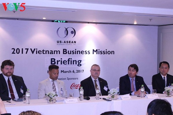US-amerikanische Unternehmerschaft verpflichtet sich langfristig in Vietnam zu investieren - ảnh 1